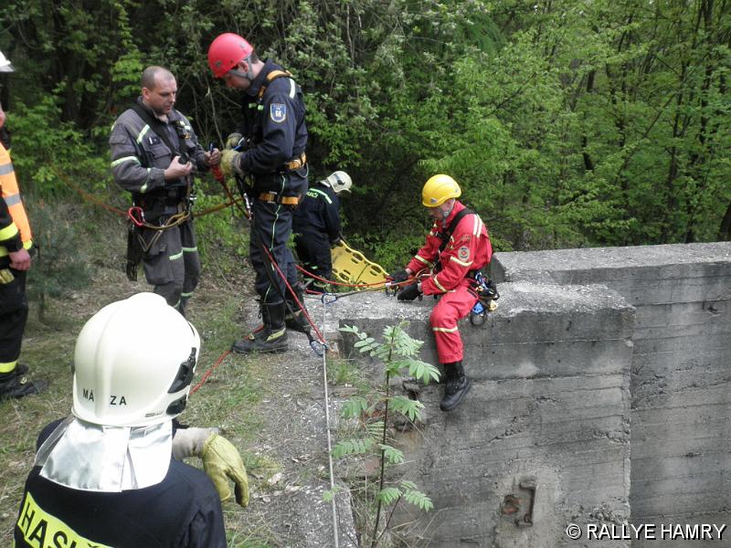 07.jpg - Úkol č.4 - vytažení osoby z drtičové šachty